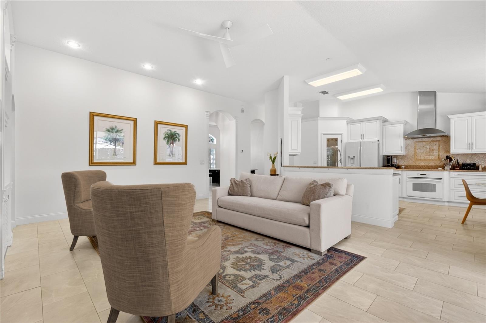 Image 16 of 55 For 7524 Lindenhurst Drive