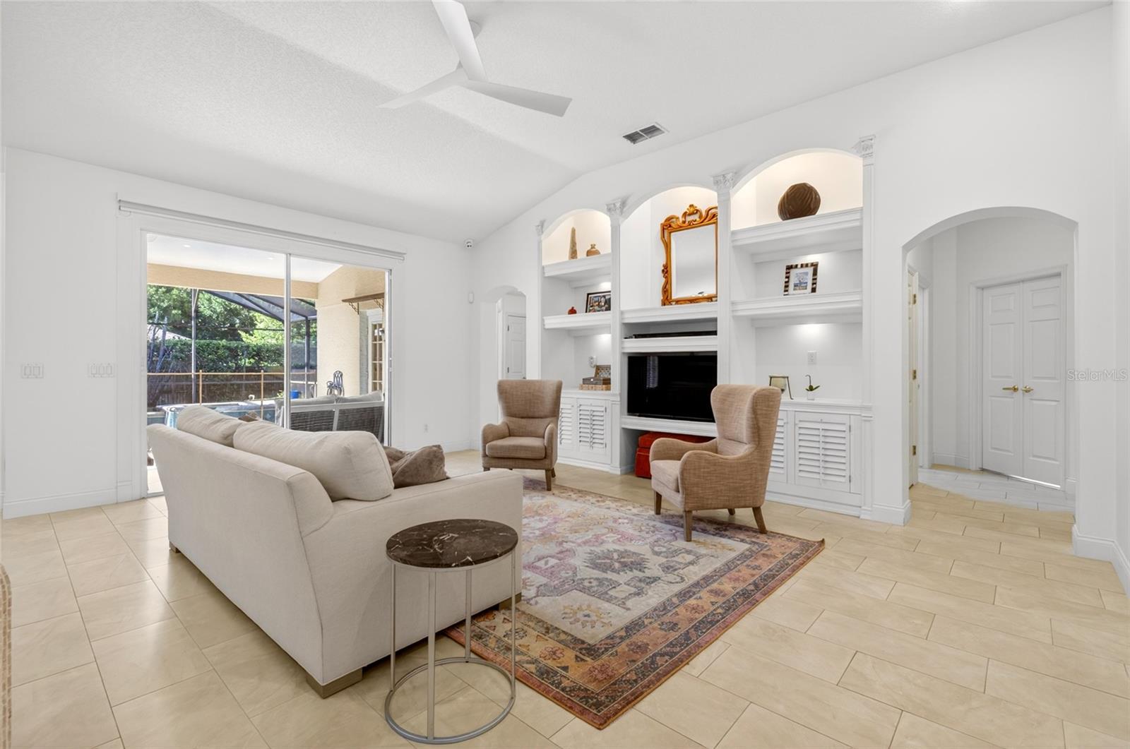 Image 8 of 55 For 7524 Lindenhurst Drive