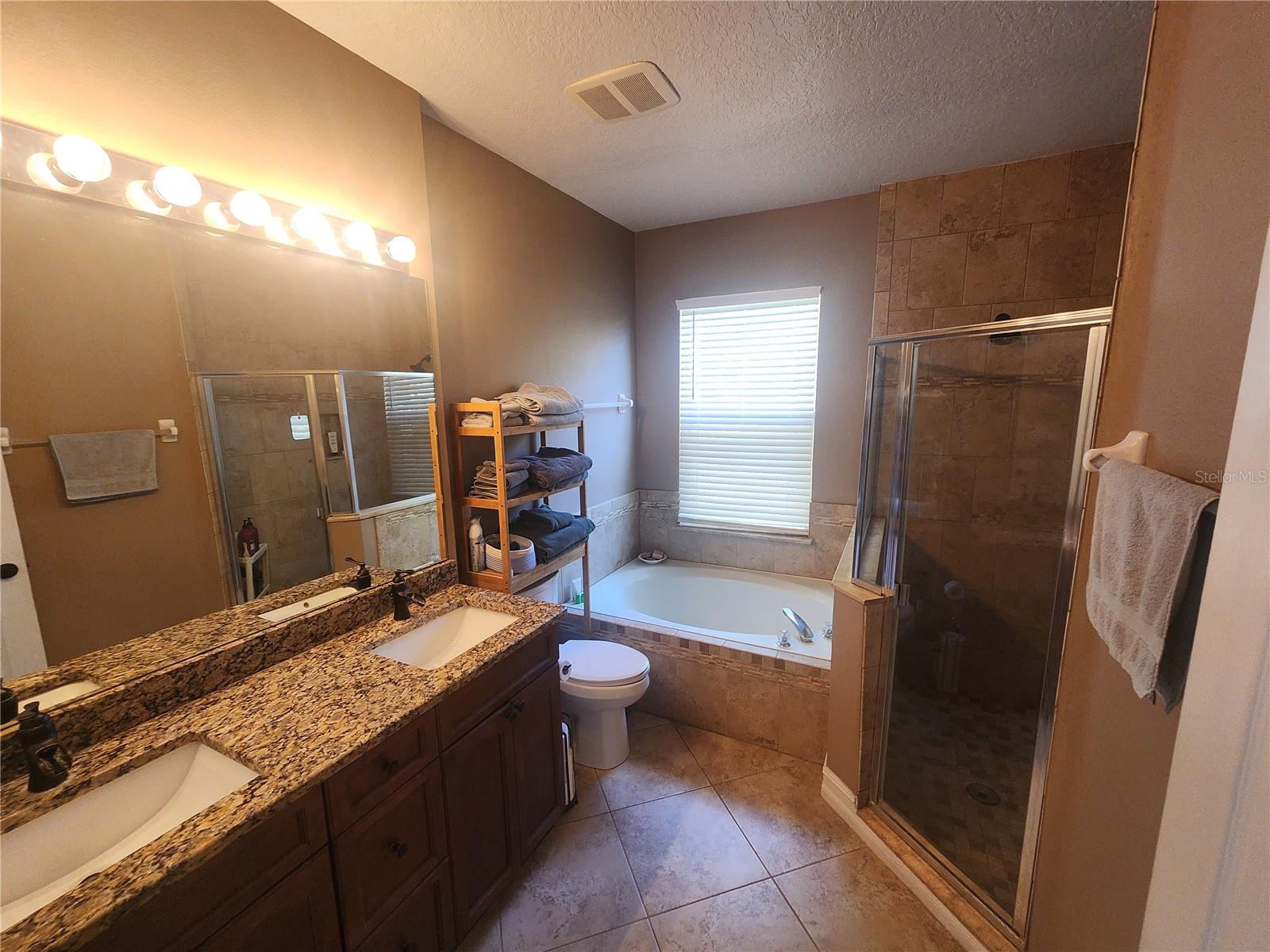 Image 18 of 27 For 801 Cressa Circle