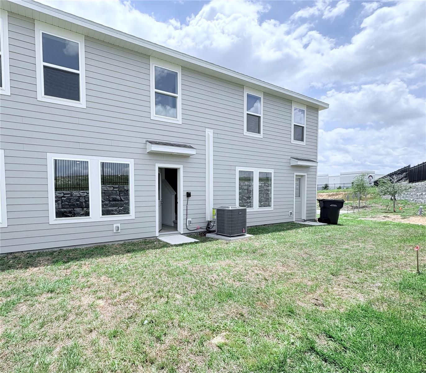 Image 13 of 25 For 866 Lynx Street