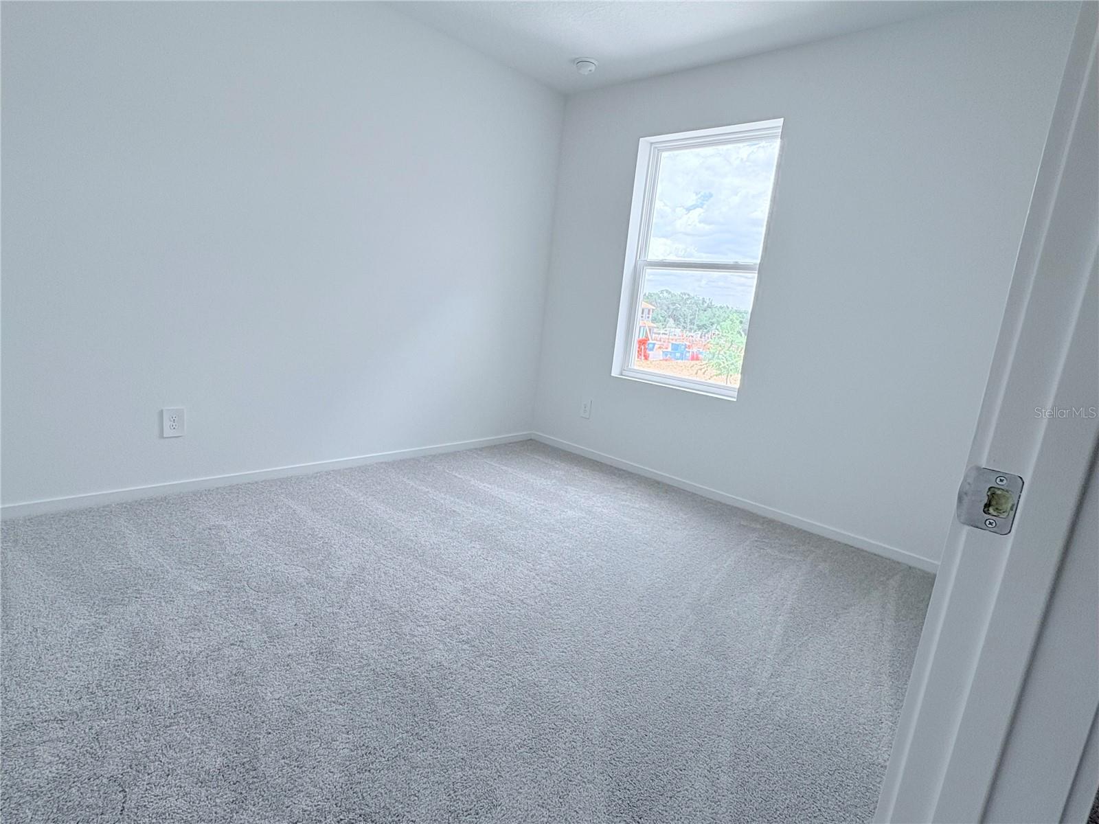 Image 21 of 25 For 866 Lynx Street