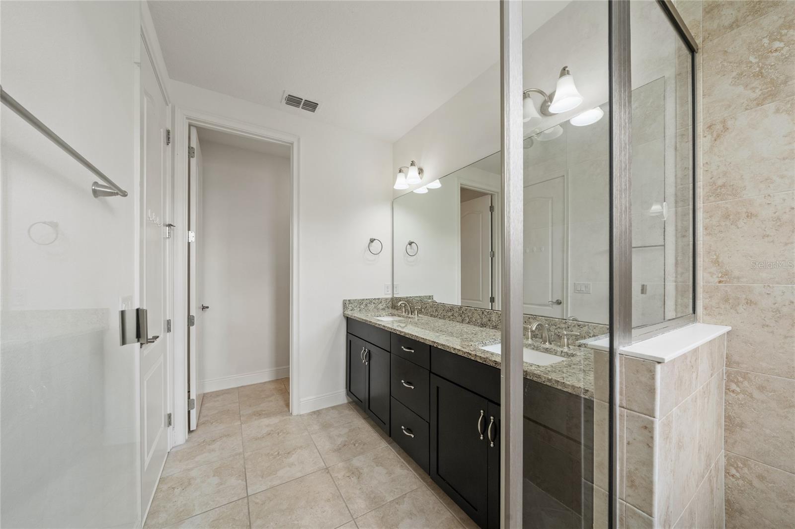 Image 22 of 40 For 14017 Tarvin Street