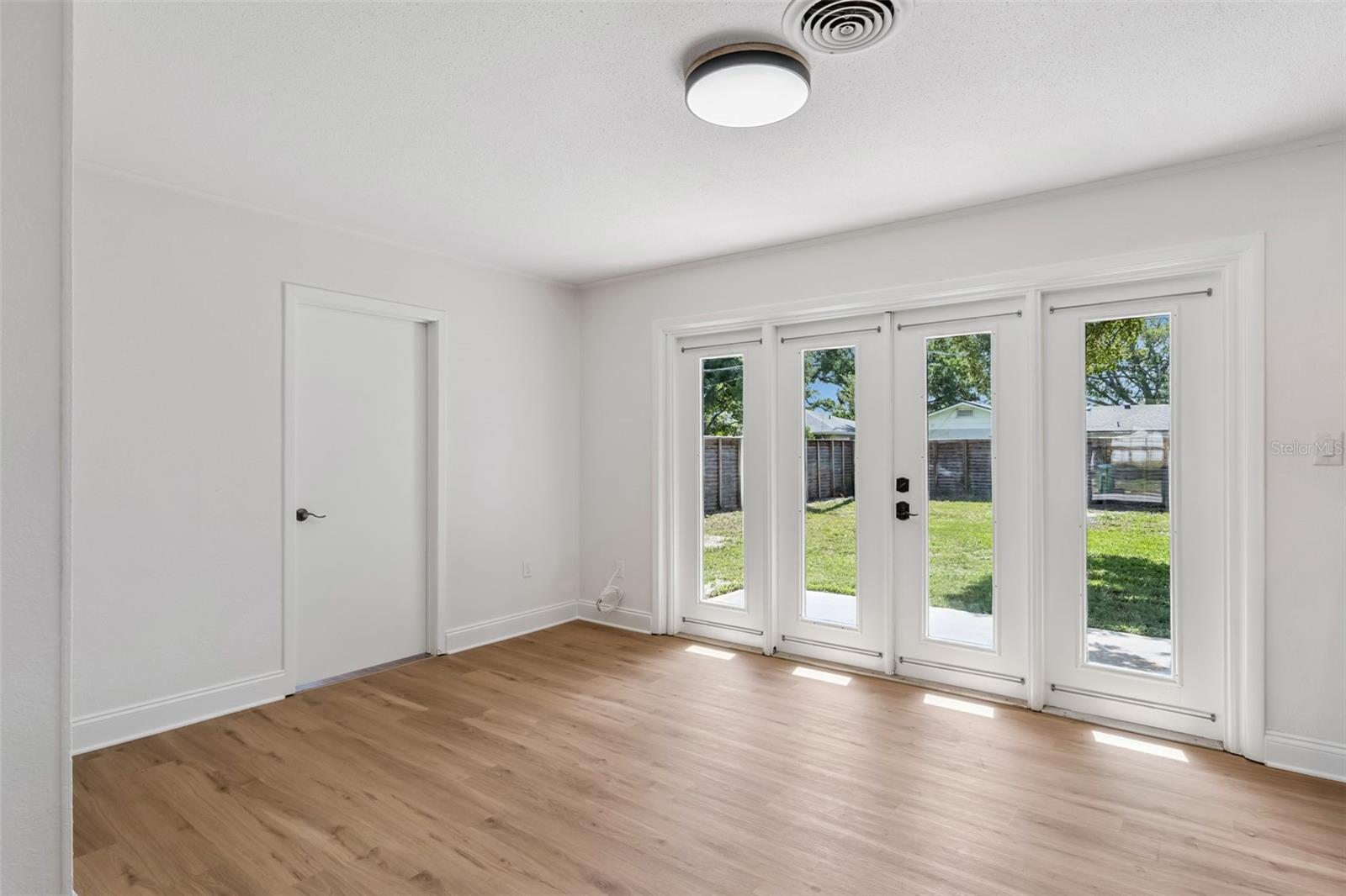 Image 12 of 39 For 819 Densmore Drive