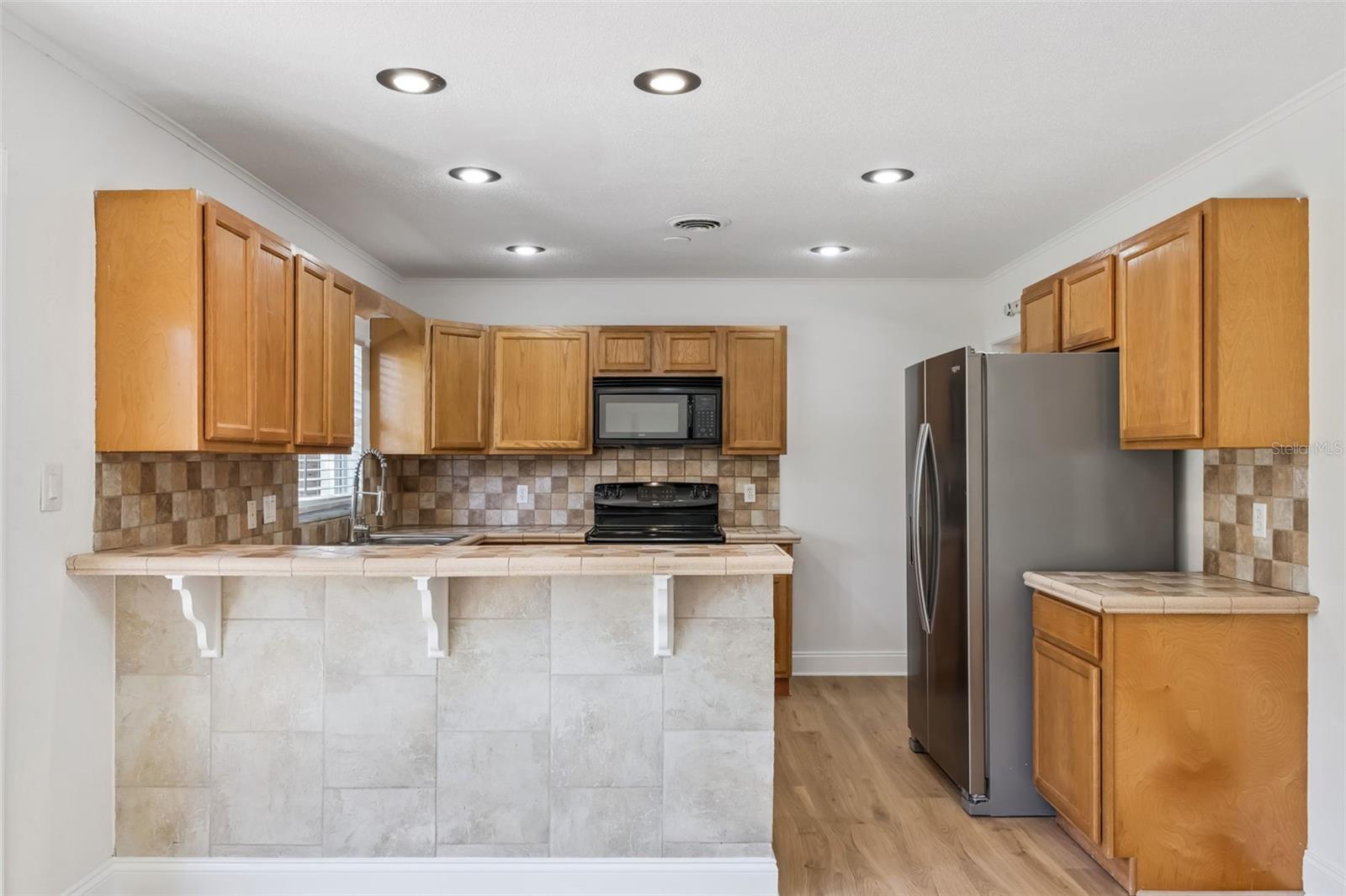 Image 16 of 39 For 819 Densmore Drive