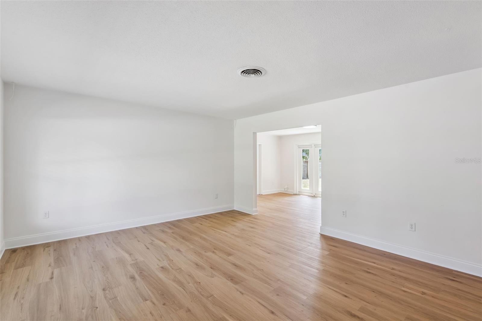 Image 2 of 39 For 819 Densmore Drive