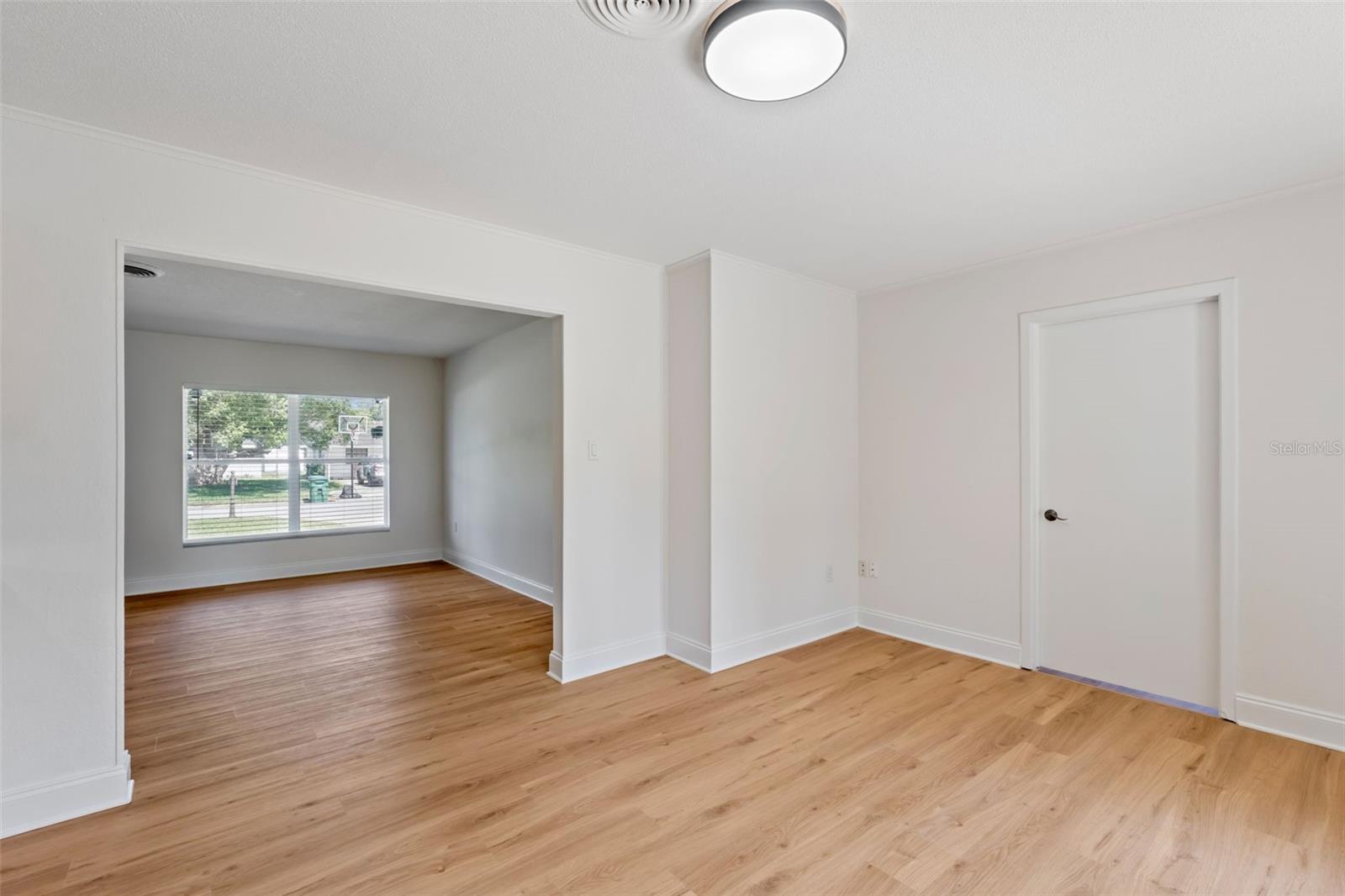 Image 3 of 39 For 819 Densmore Drive
