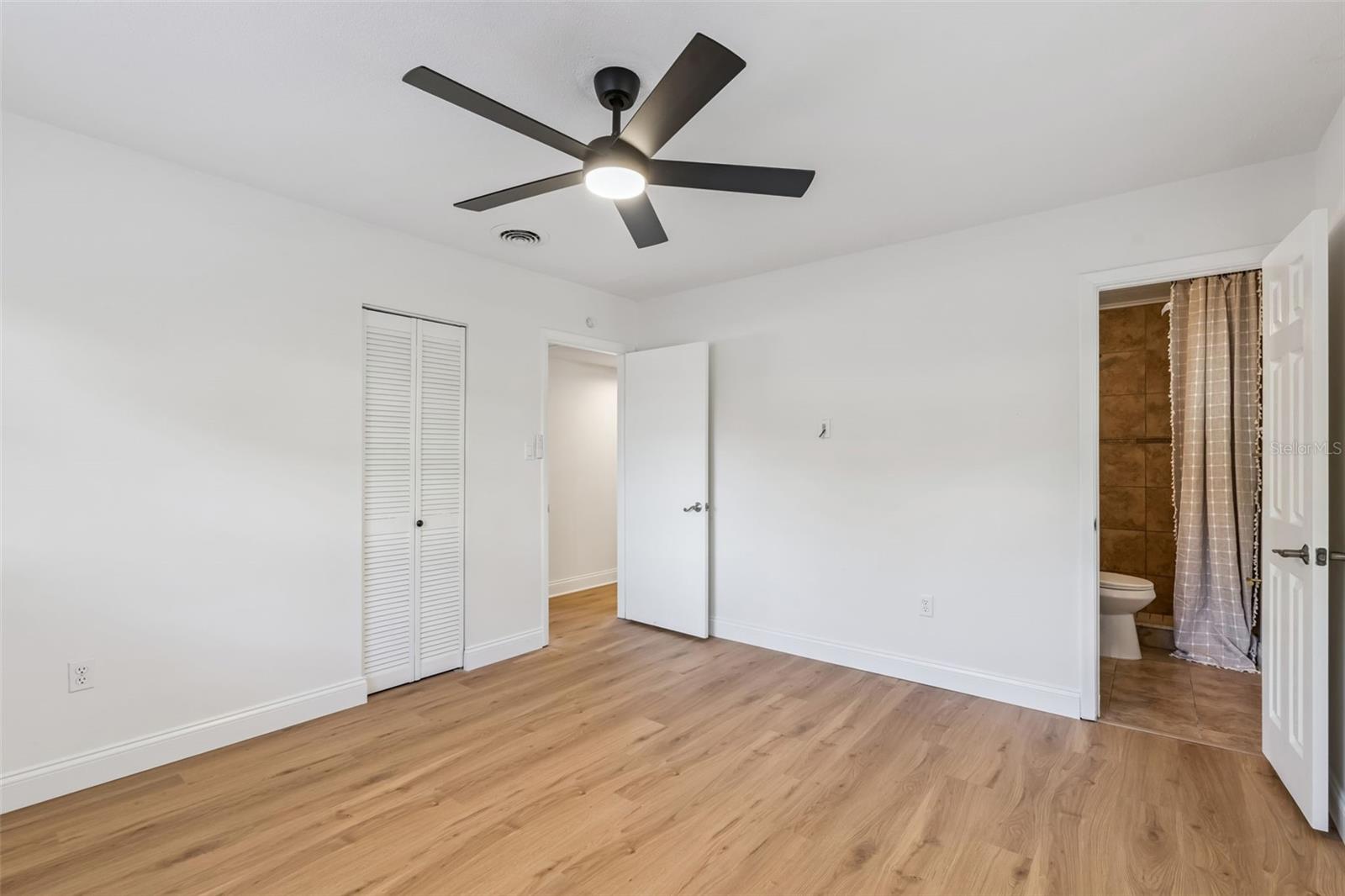 Image 34 of 39 For 819 Densmore Drive