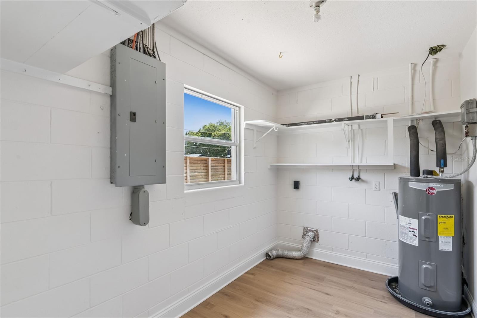 Image 36 of 39 For 819 Densmore Drive