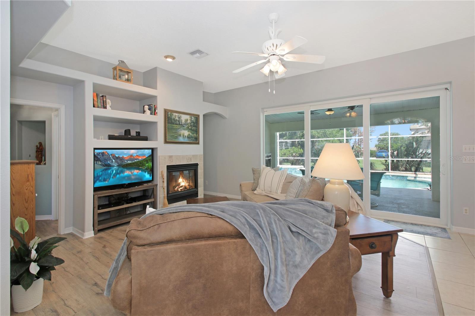 Image 3 of 45 For 11825 Overlook Drive