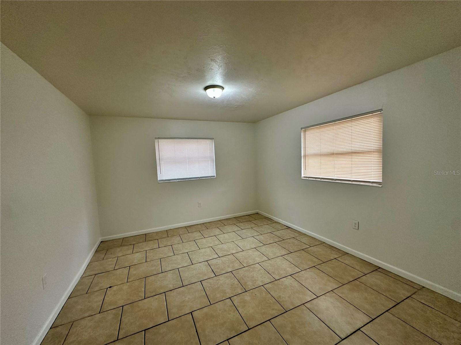 Image 10 of 23 For 1317 Cambridge Drive