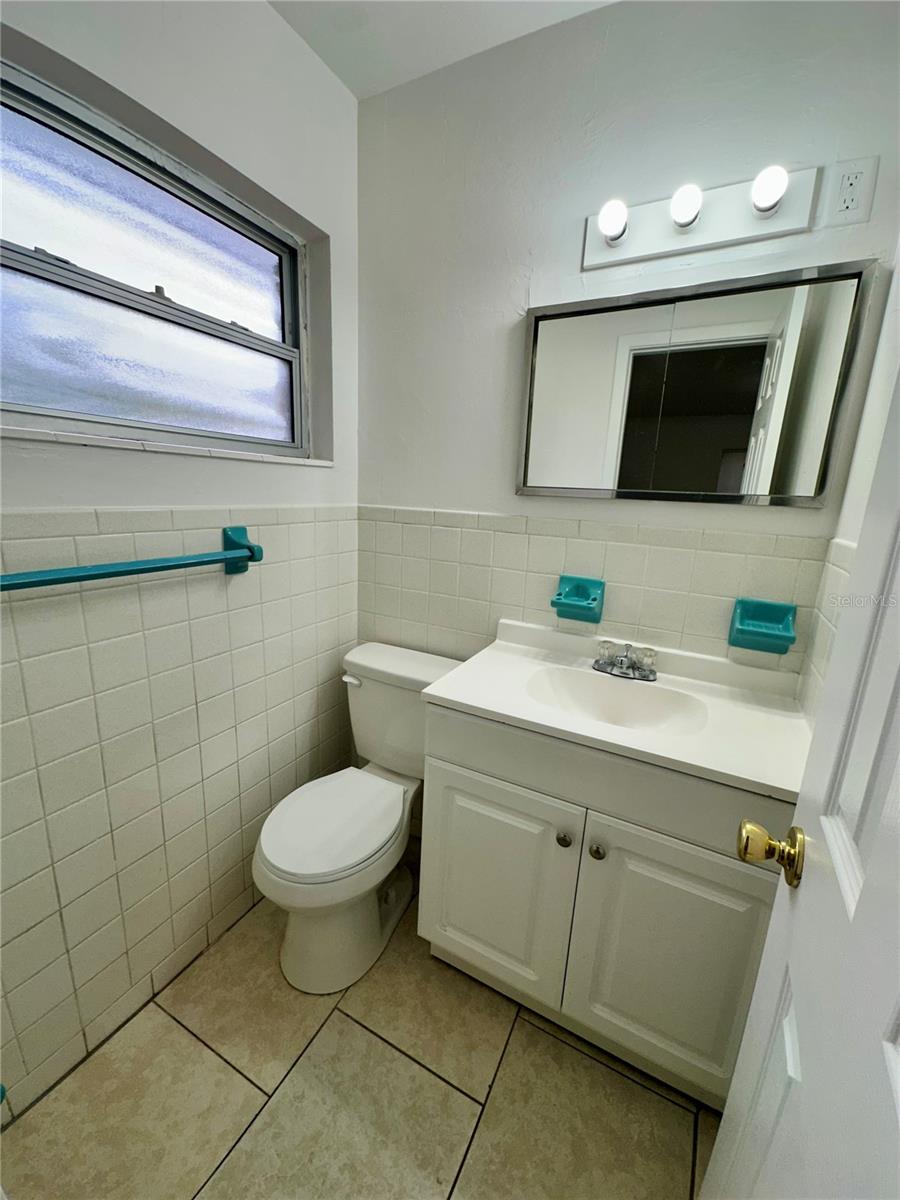 Image 11 of 23 For 1317 Cambridge Drive
