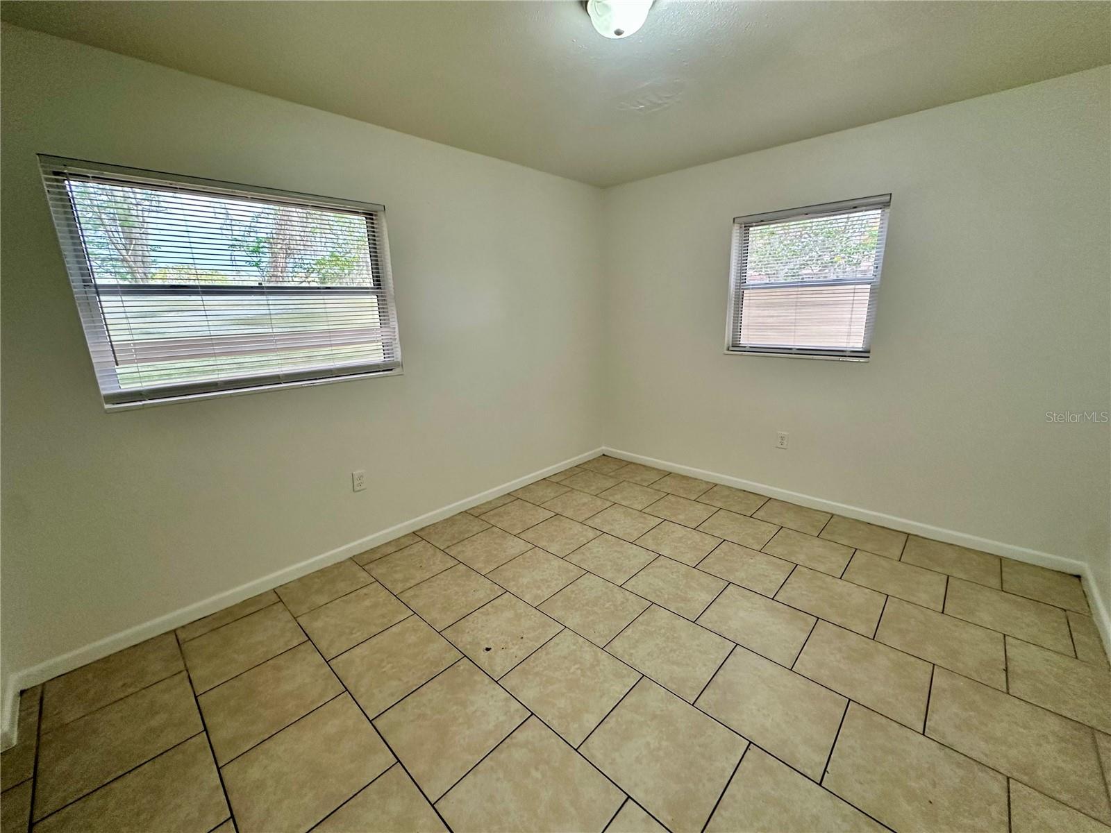 Image 12 of 23 For 1317 Cambridge Drive