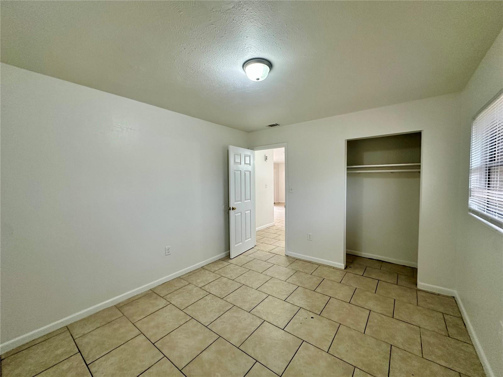 Image 13 of 23 For 1317 Cambridge Drive