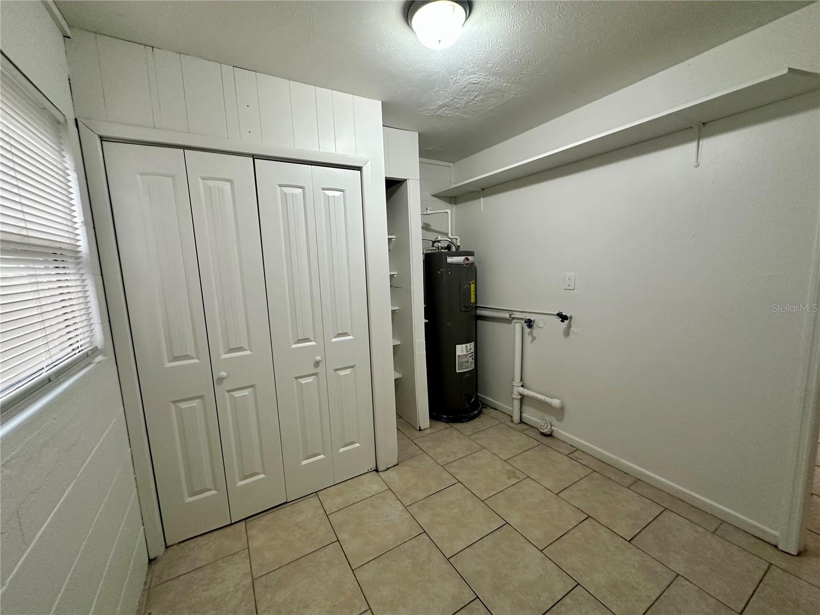 Image 19 of 23 For 1317 Cambridge Drive