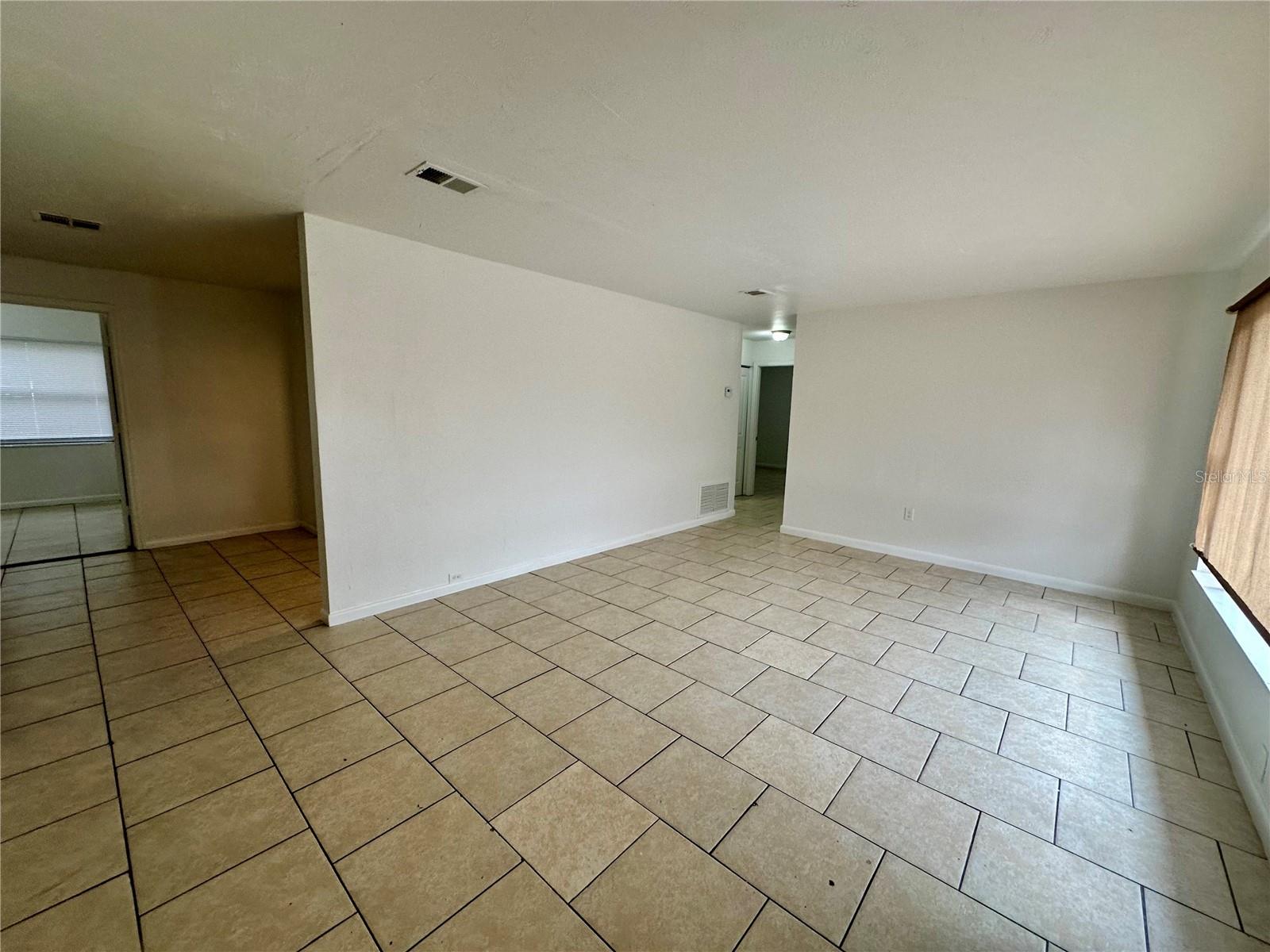 Image 6 of 23 For 1317 Cambridge Drive