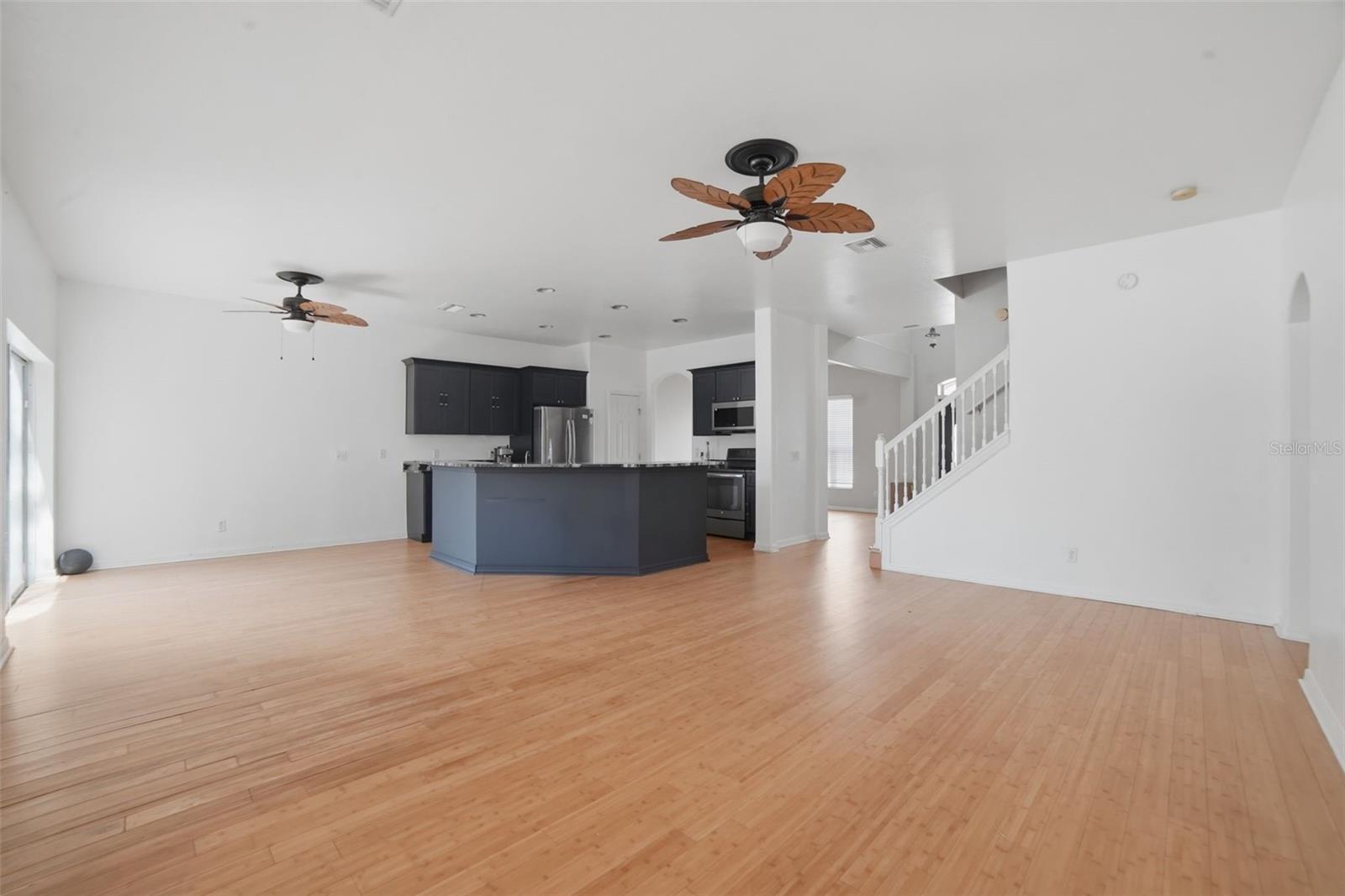 Image 9 of 36 For 234 Towerview Drive E