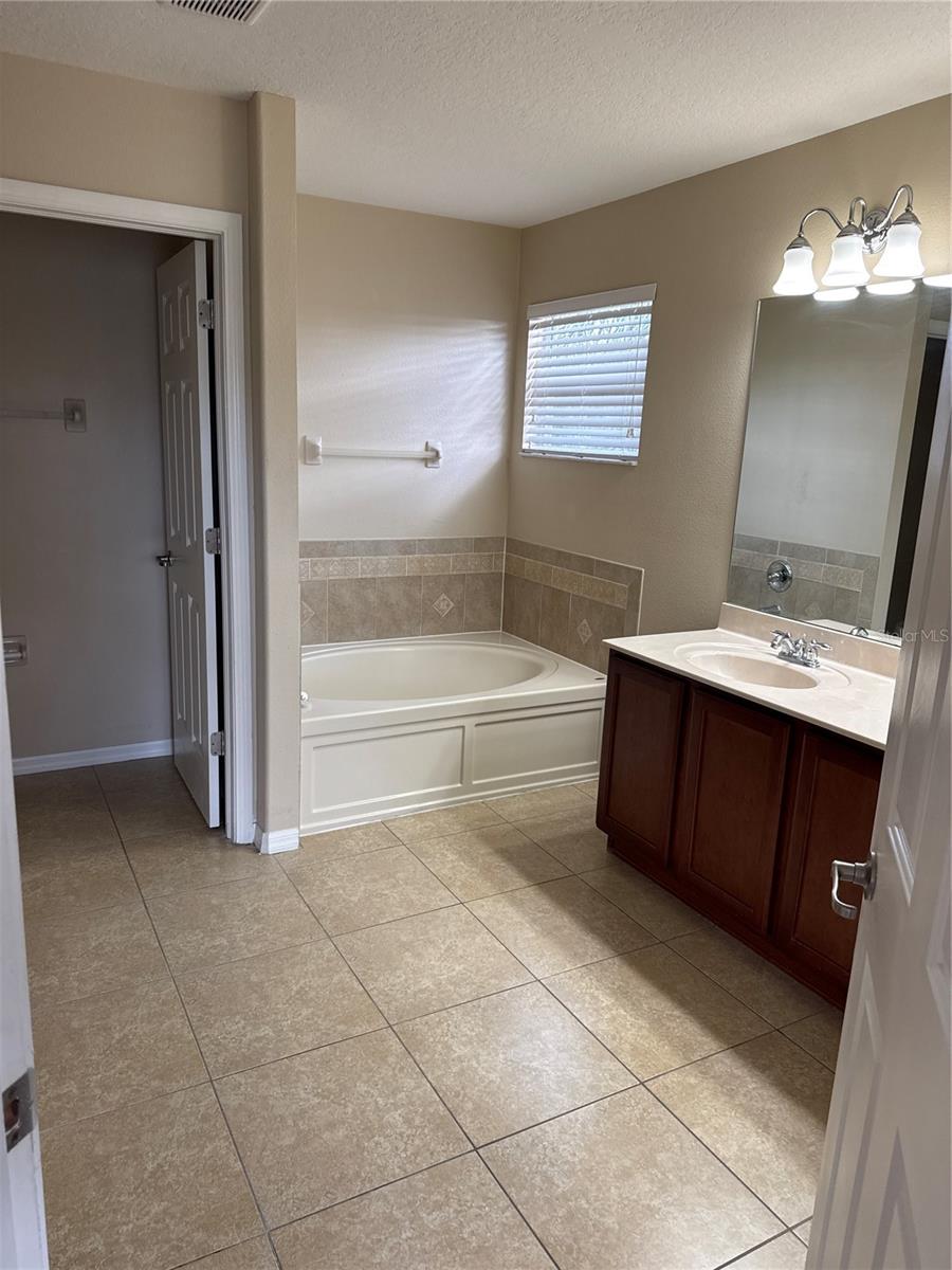 Image 20 of 22 For 13011 Avalon Crest Court