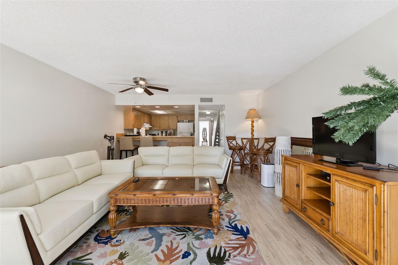 Image 5 of 20 For 201 Club House Boulevard 201