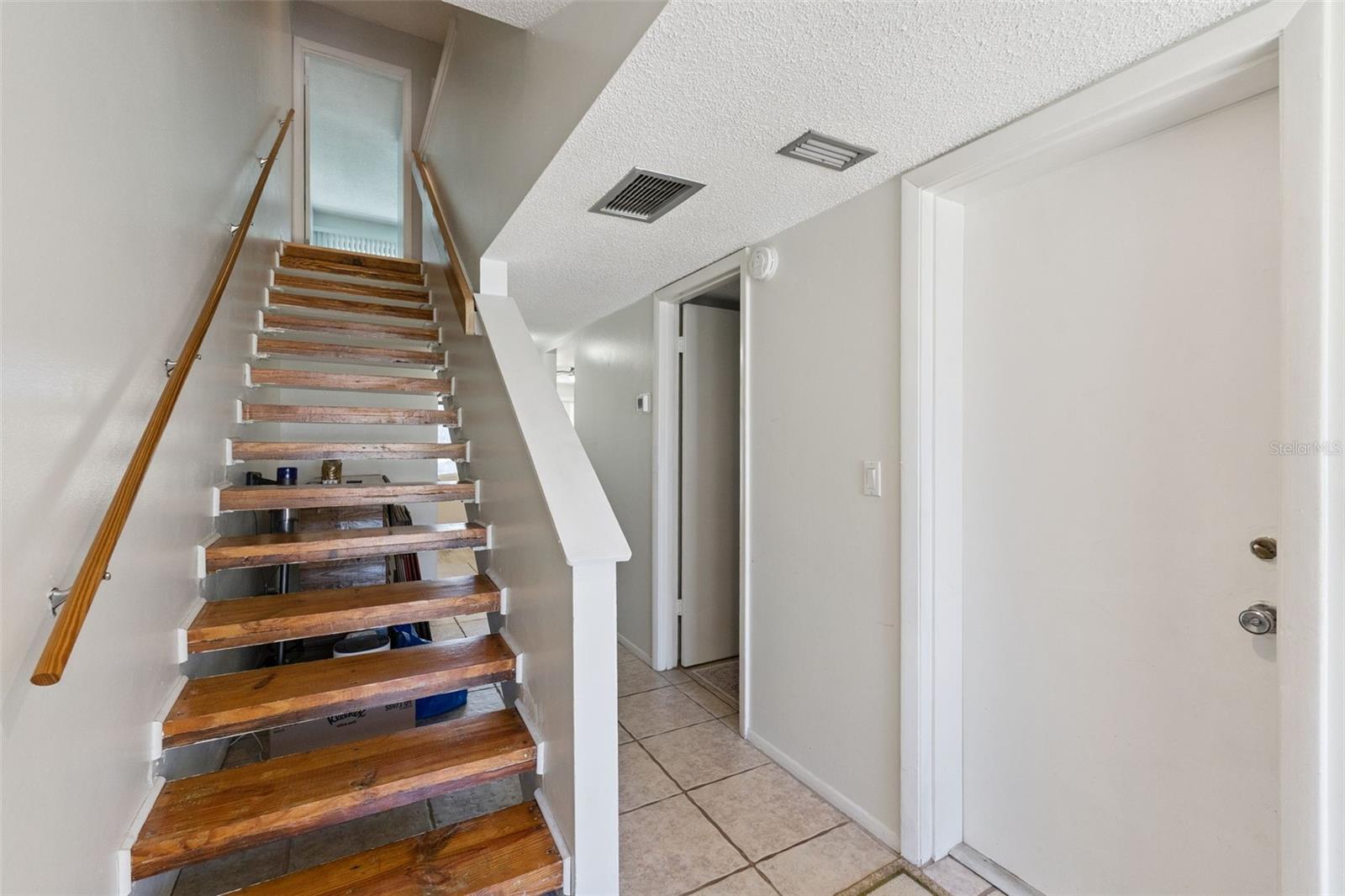 Image 9 of 20 For 201 Club House Boulevard 201