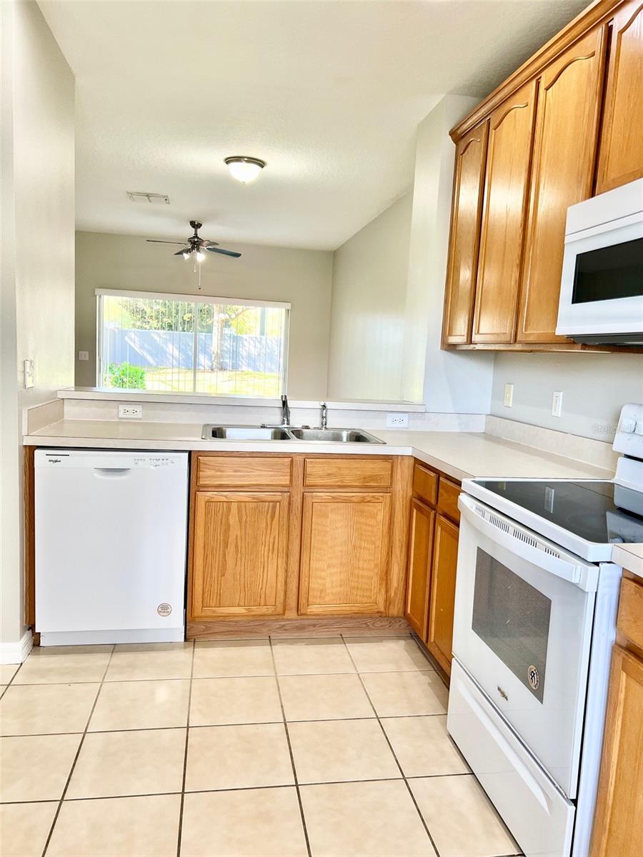 Image 10 of 27 For 9305 Jasmine Flower Lane 187