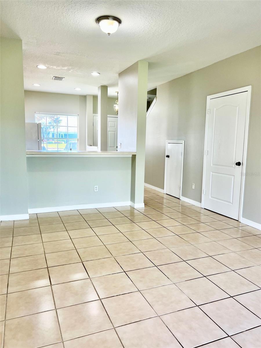 Image 5 of 27 For 9305 Jasmine Flower Lane 187