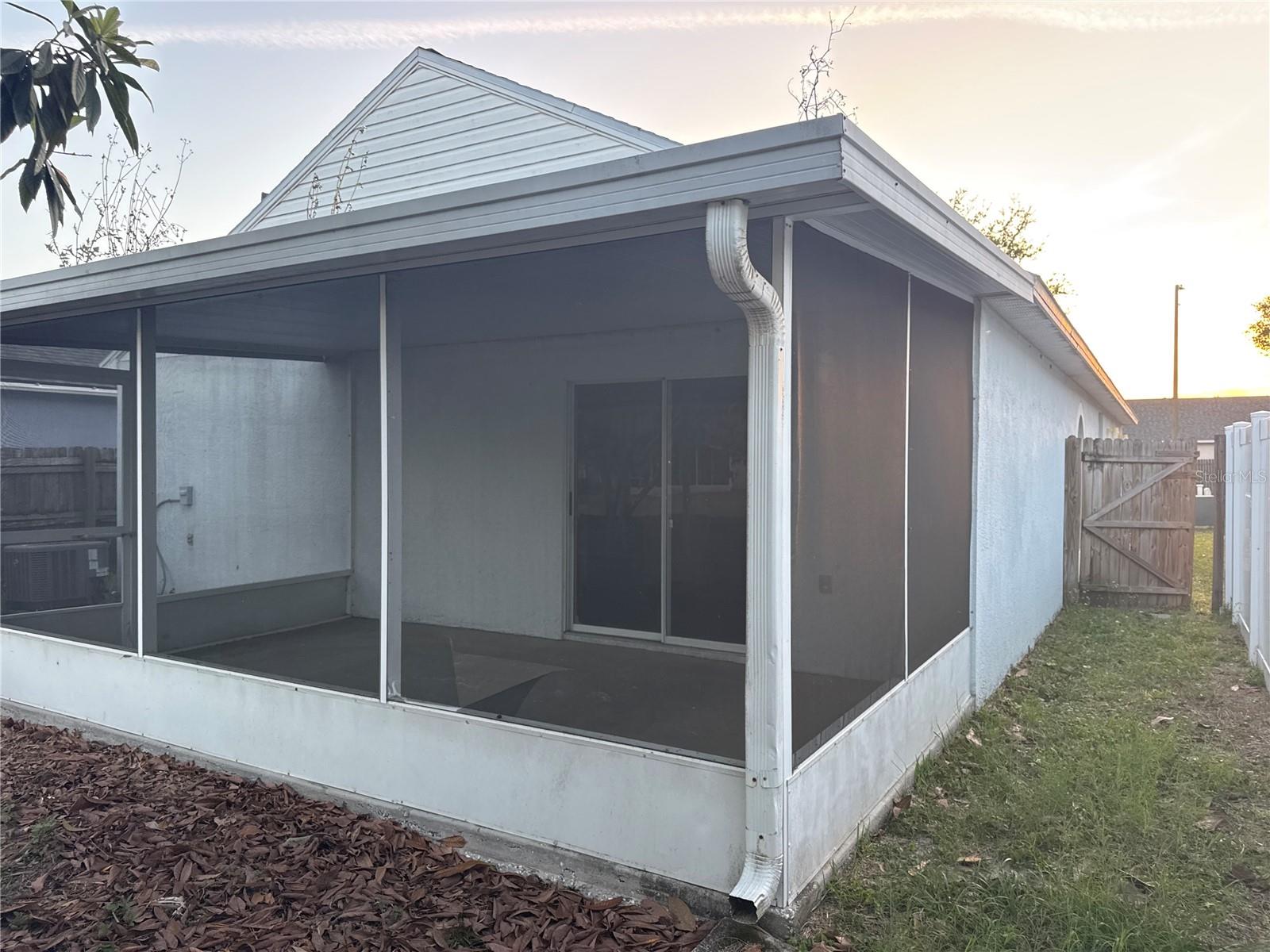 Listing photo id 8 for 5920 Rotella Drive