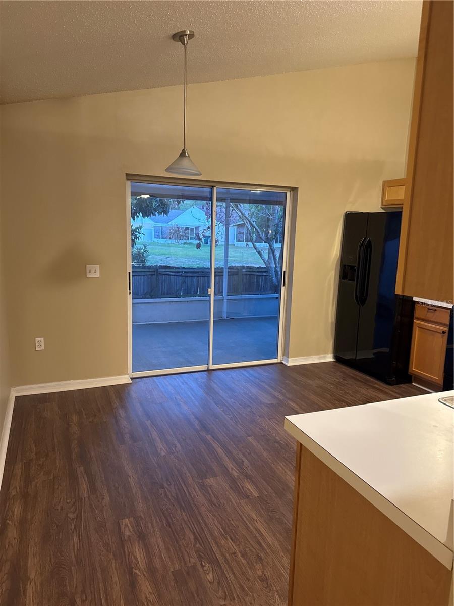Listing photo id 3 for 5920 Rotella Drive