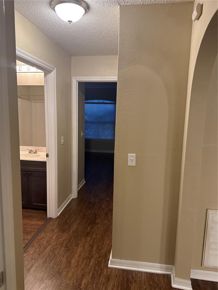 Listing photo id 6 for 5920 Rotella Drive