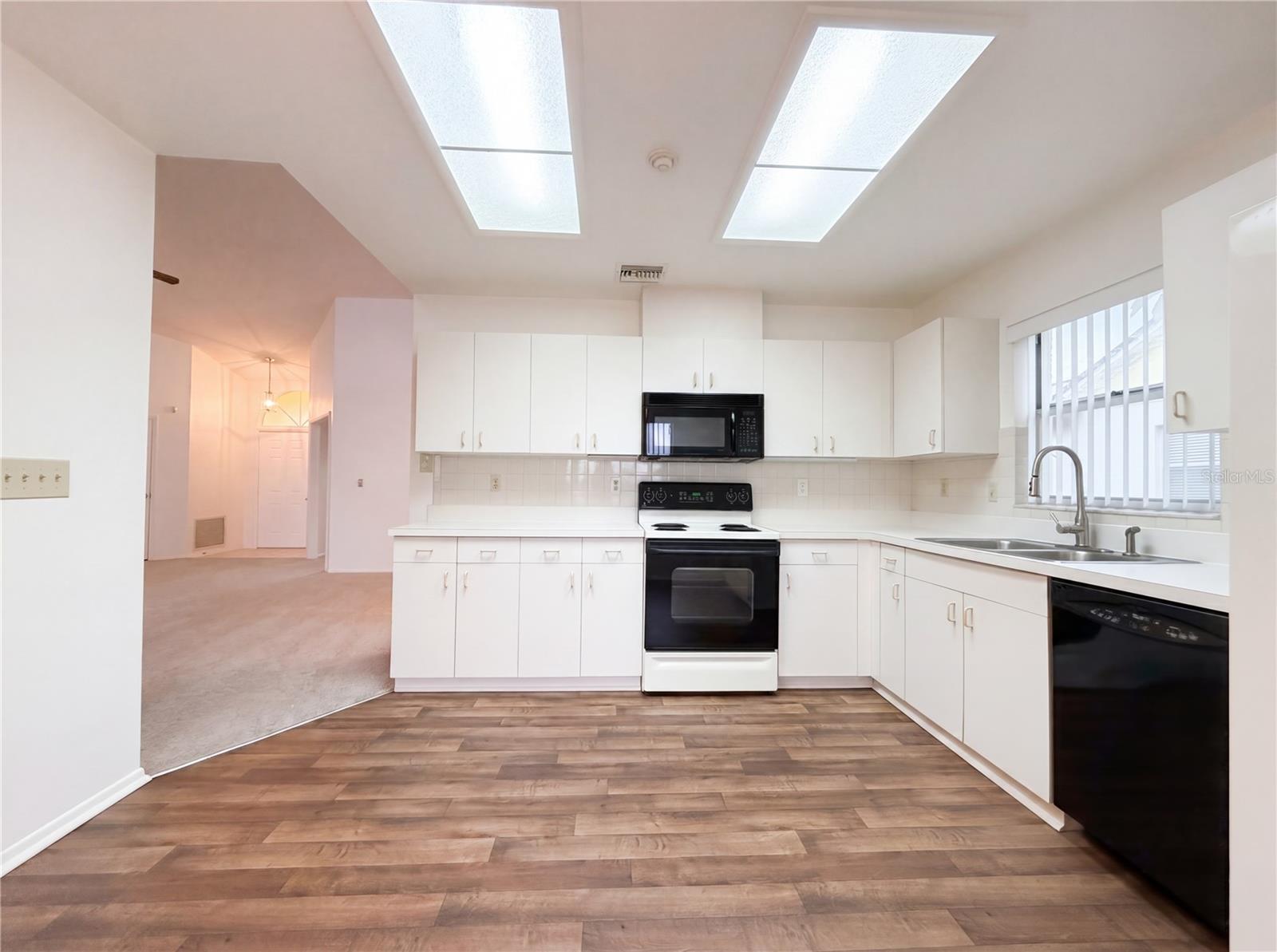 Image 11 of 29 For 712 45th Street E
