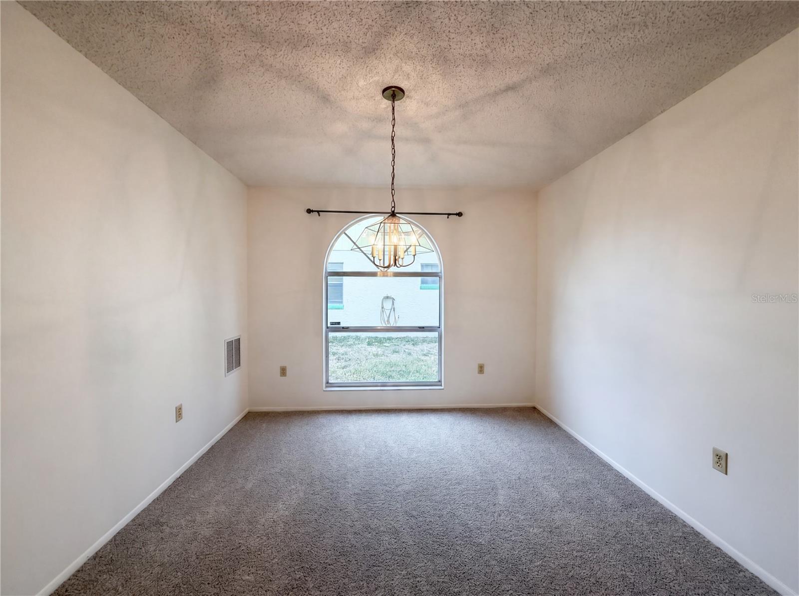 Image 13 of 29 For 712 45th Street E