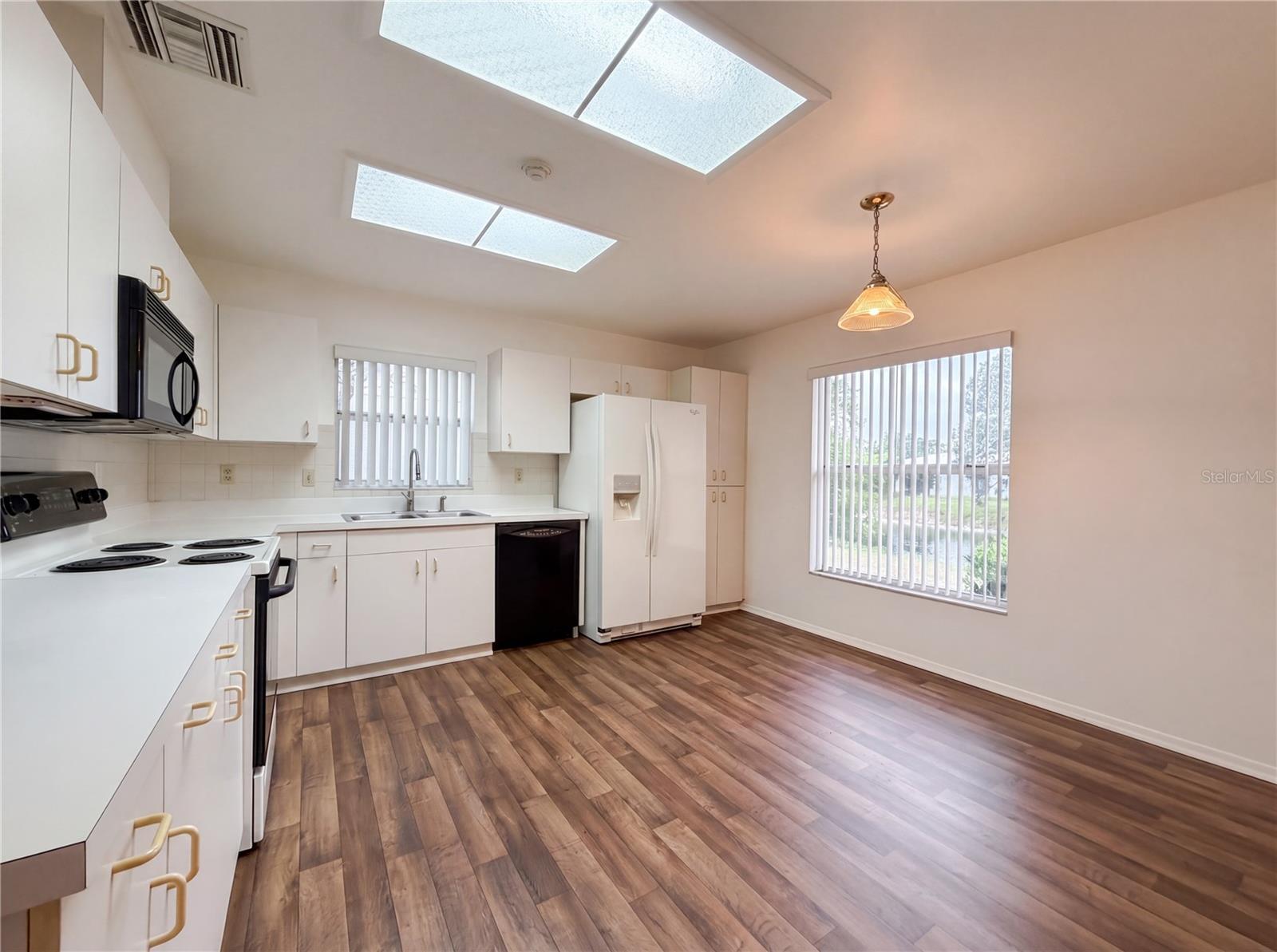 Image 9 of 29 For 712 45th Street E