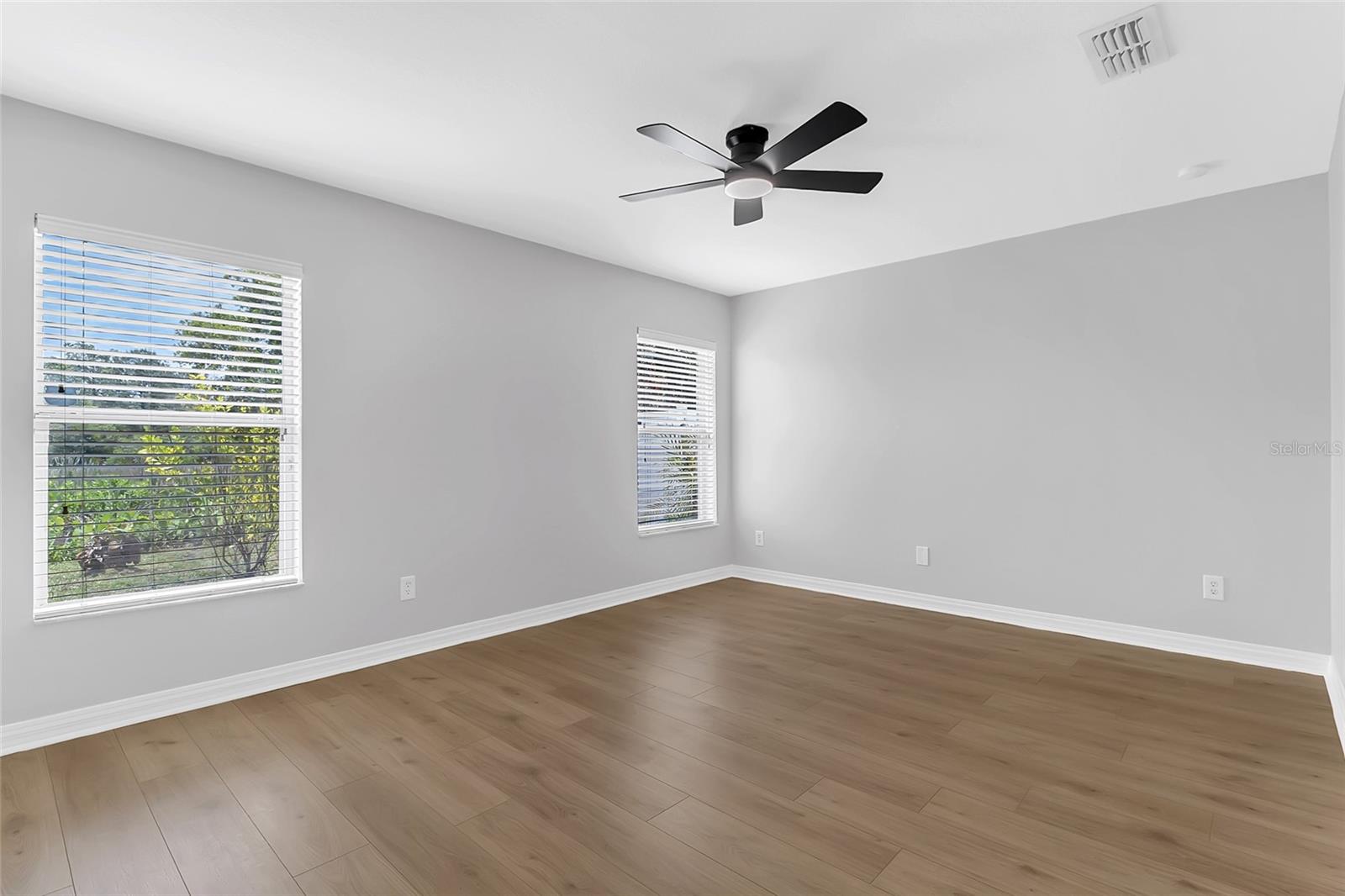 Image 21 of 33 For 15617 Perdido Drive