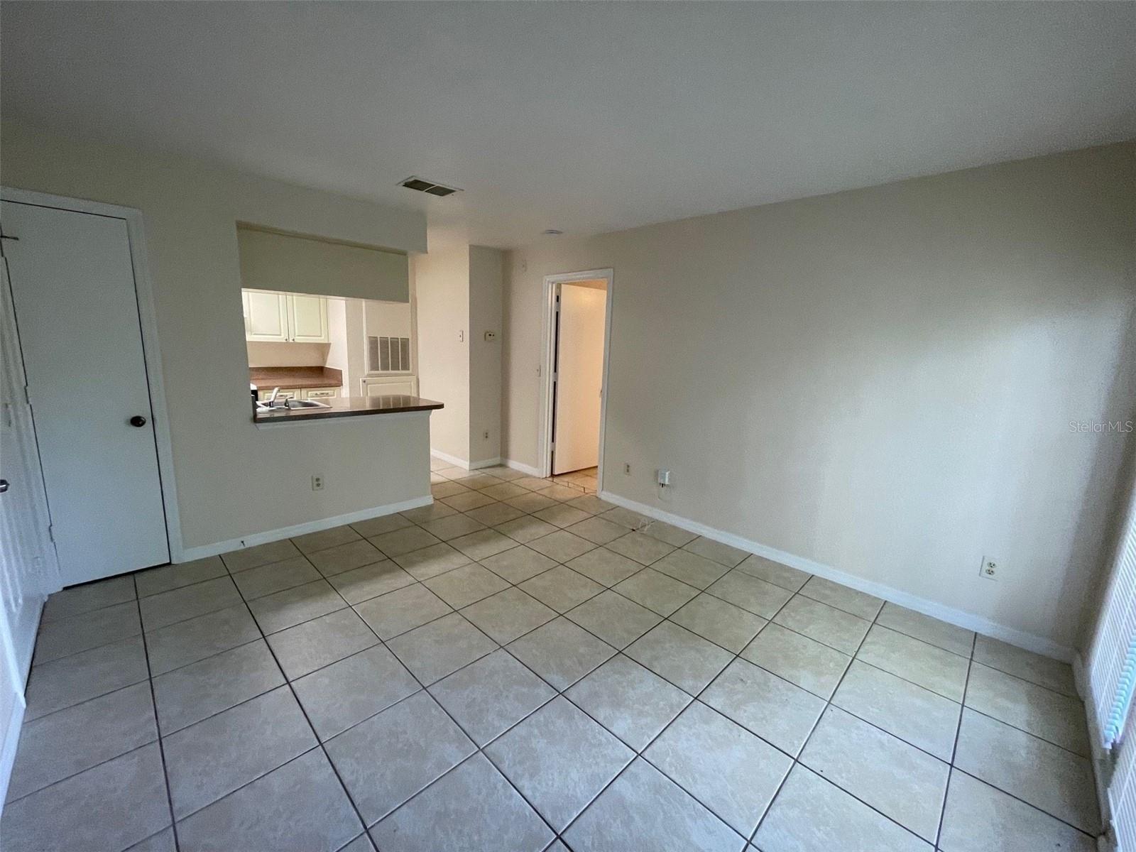 Image 6 of 16 For 2550 Alafaya Trail 10207
