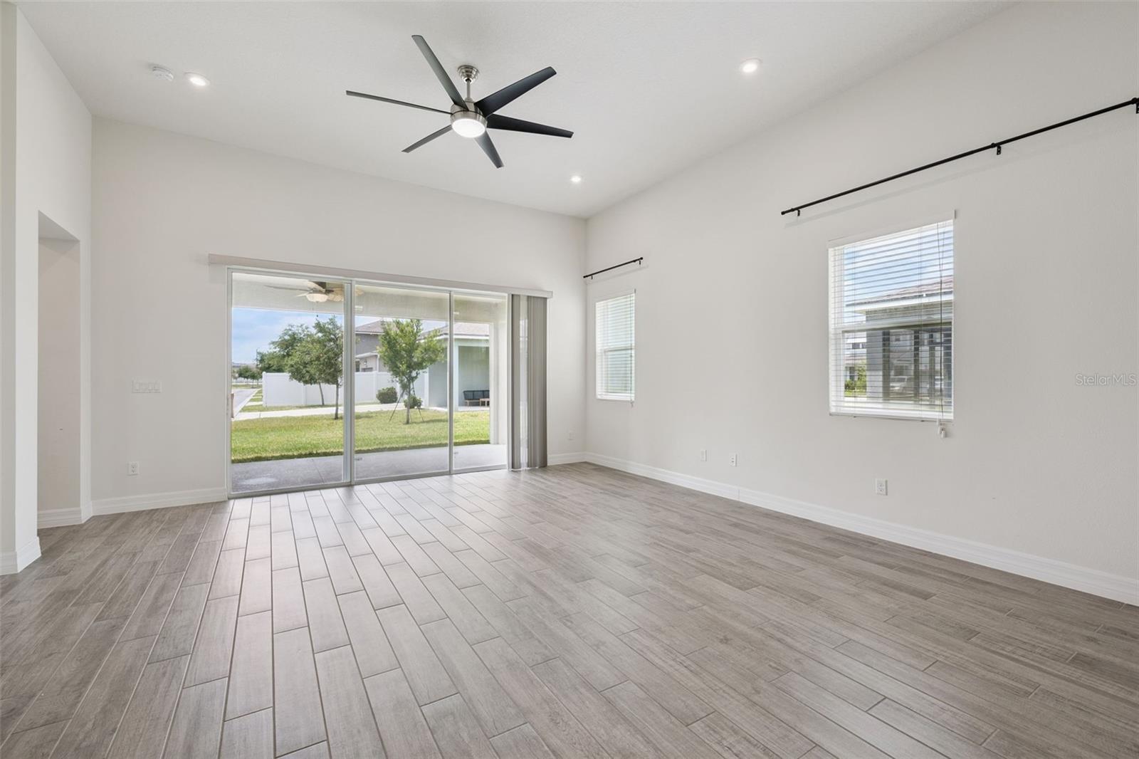 Image 4 of 52 For 9220 Sea Pine Avenue
