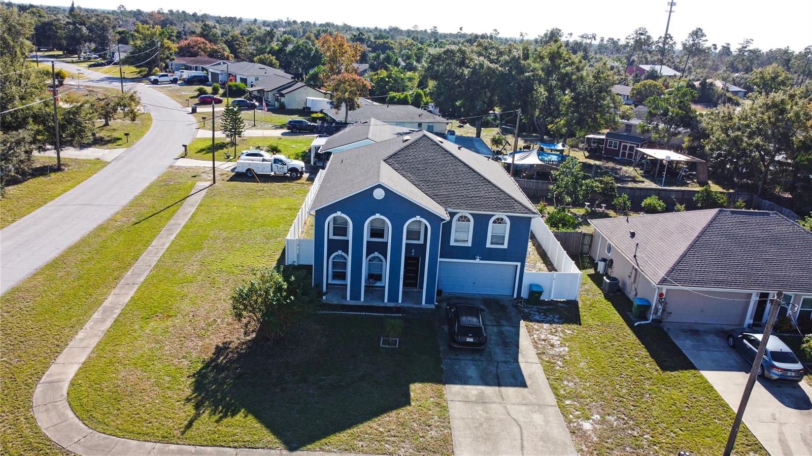 Image 3 of 9 For 541 Blackstone Avenue