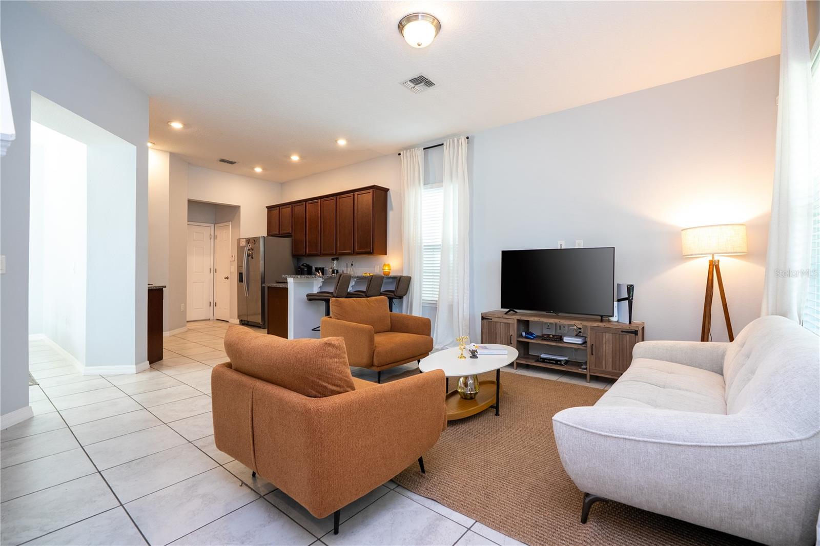 Image 4 of 37 For 9231 Grand Island Way