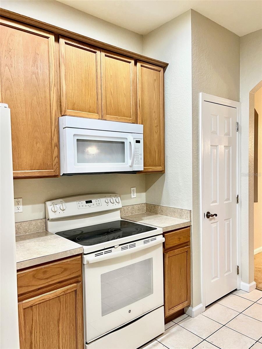 Image 8 of 21 For 3000 Laurel Park Lane 101