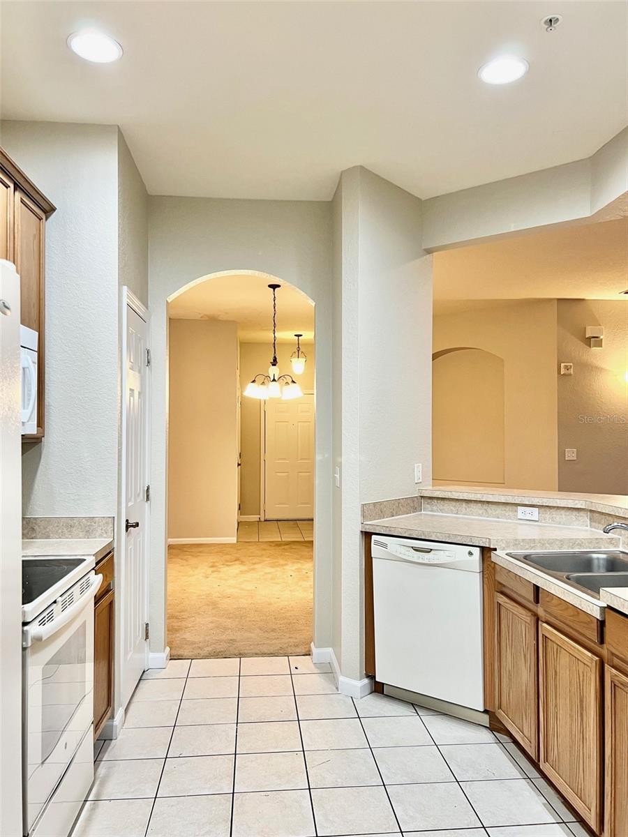Image 9 of 21 For 3000 Laurel Park Lane 101