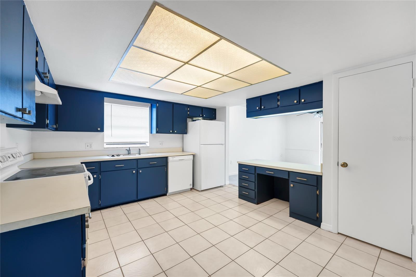 Image 10 of 42 For 5060 Andrea Boulevard