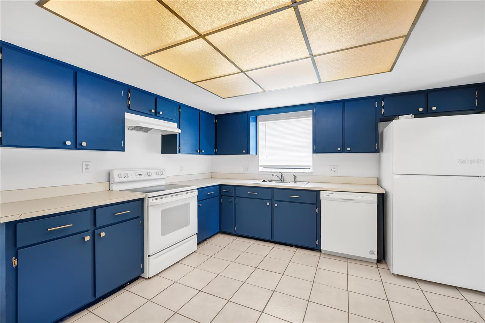 Image 2 of 42 For 5060 Andrea Boulevard