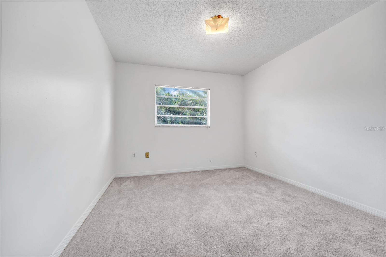 Image 22 of 42 For 5060 Andrea Boulevard