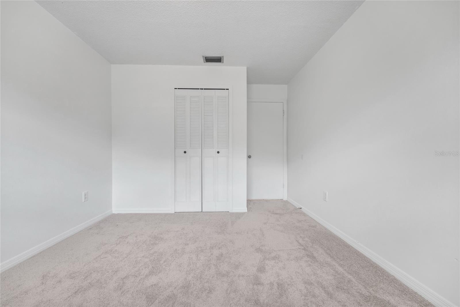 Image 23 of 42 For 5060 Andrea Boulevard