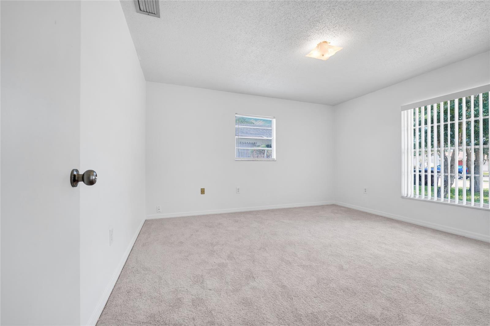 Image 27 of 42 For 5060 Andrea Boulevard