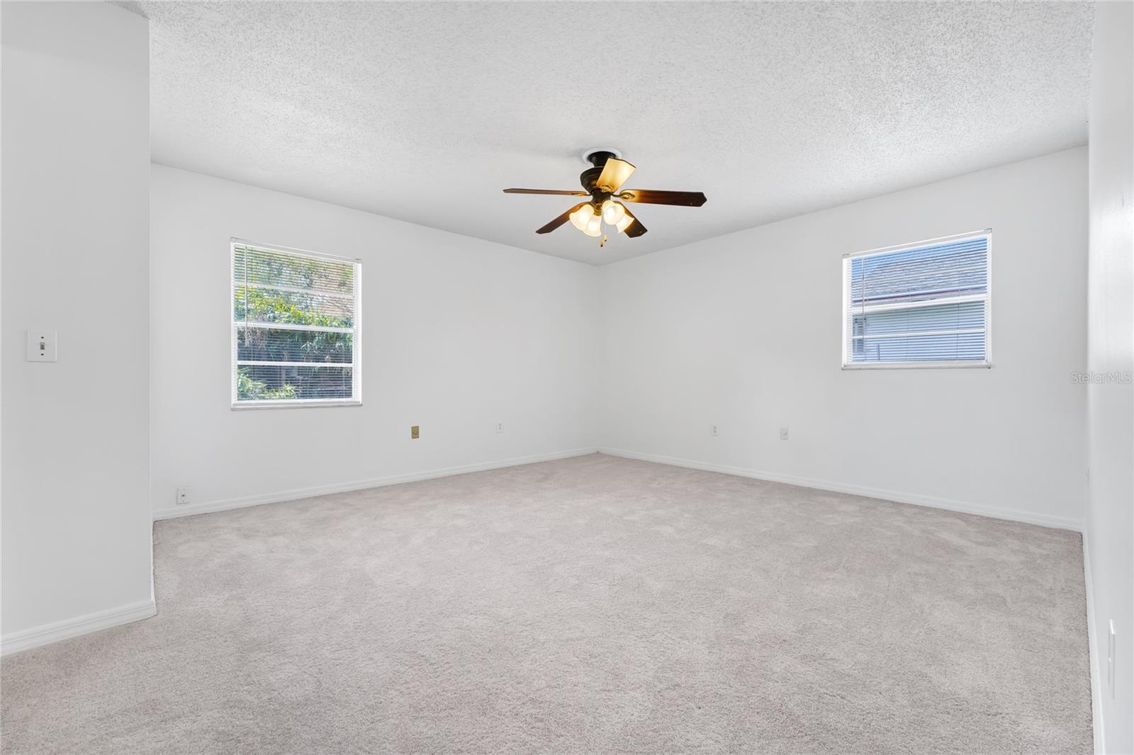 Image 29 of 42 For 5060 Andrea Boulevard