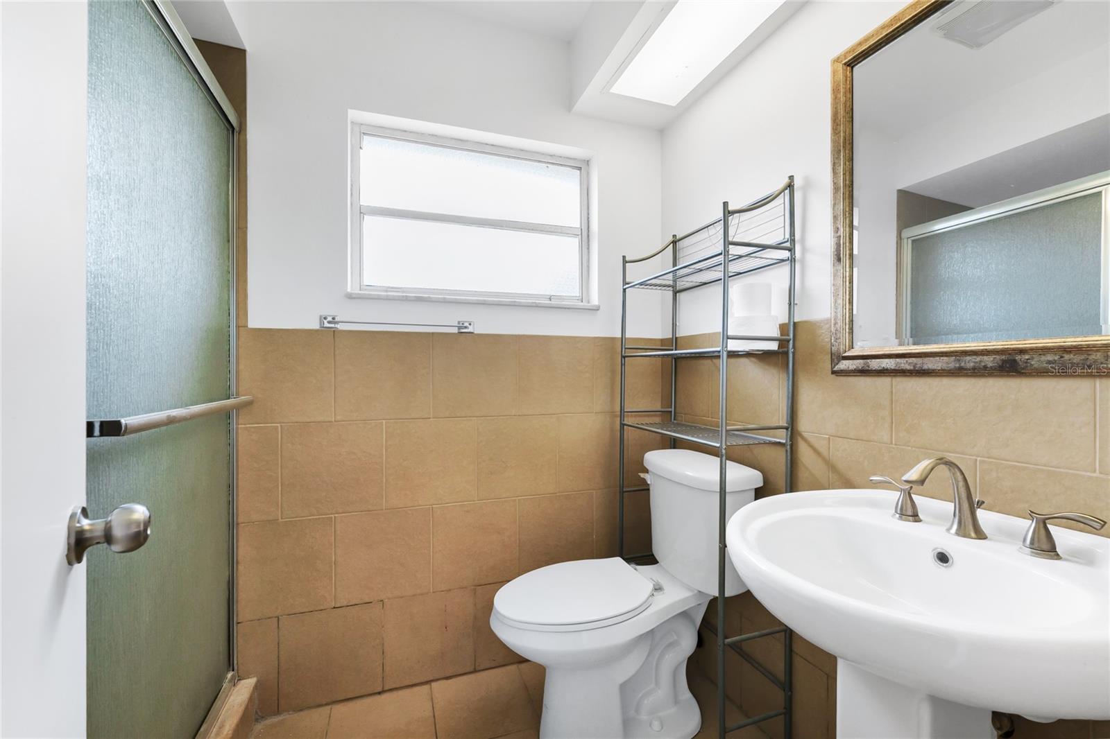 Image 31 of 42 For 5060 Andrea Boulevard