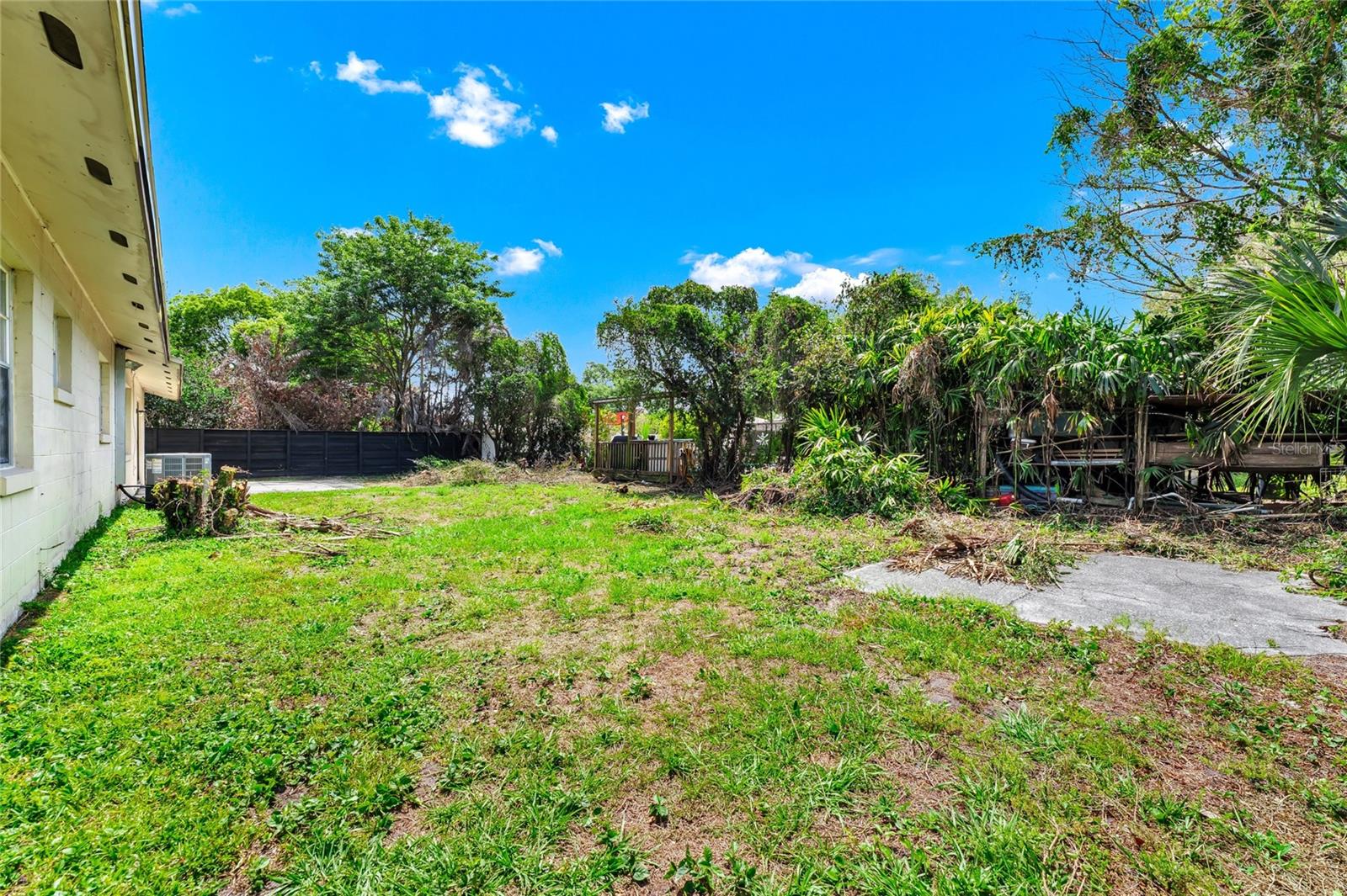 Image 34 of 42 For 5060 Andrea Boulevard