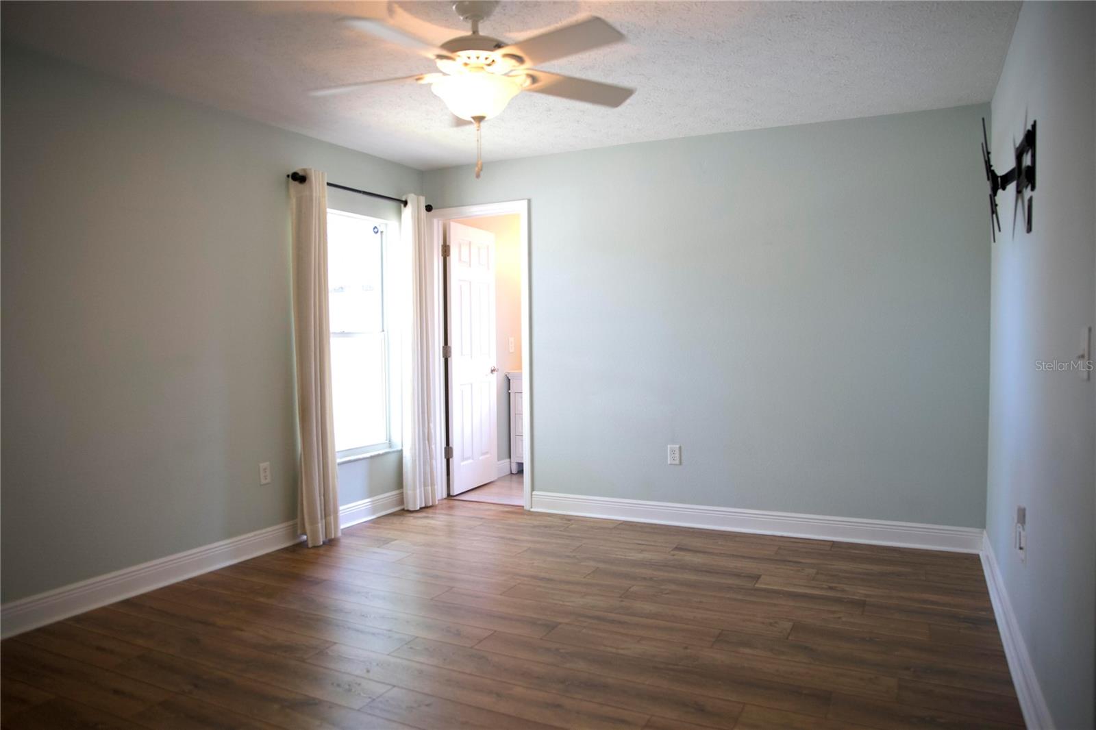 Image 6 of 12 For 7745 Barclay Road