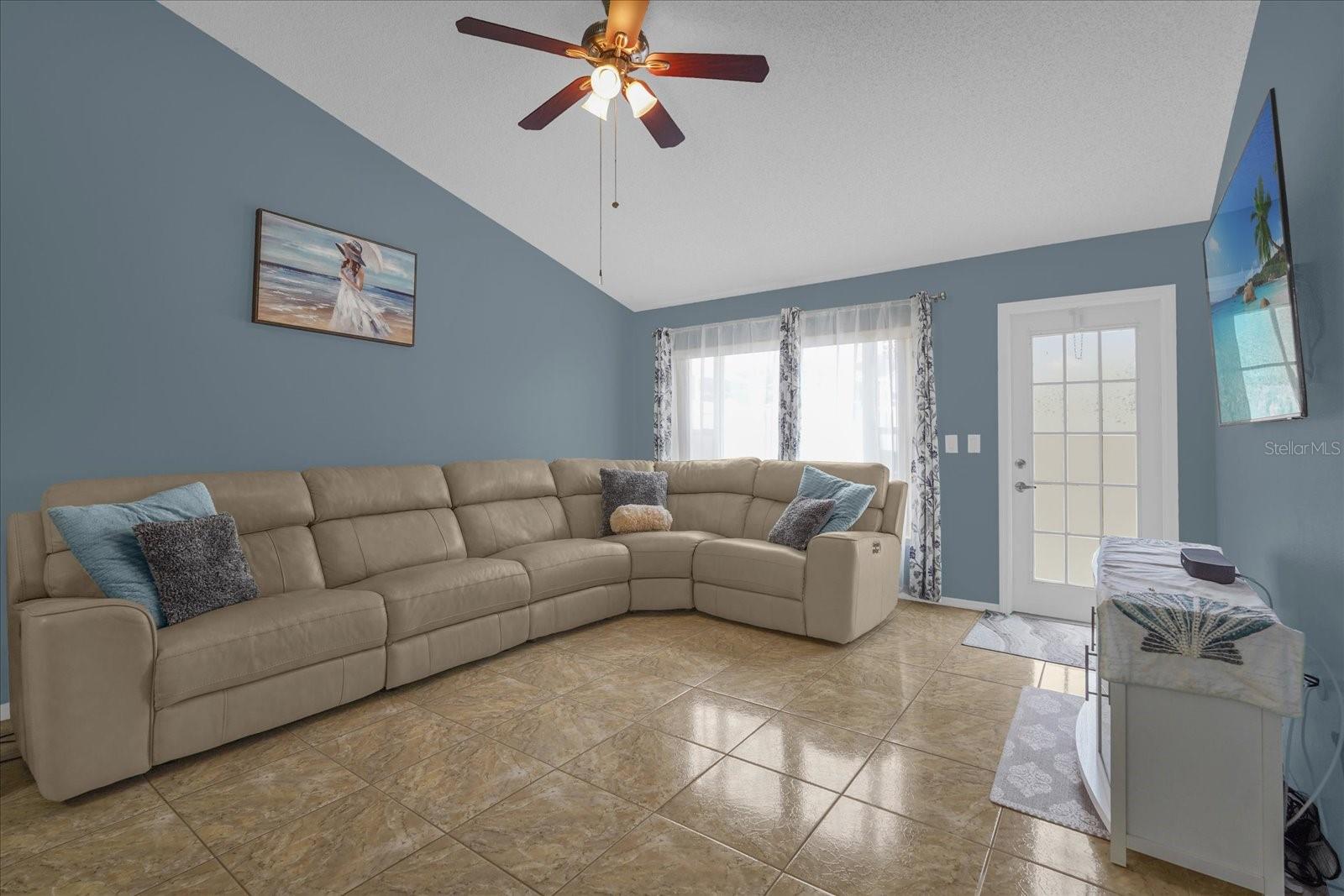 Image 3 of 32 For 14352 Sun Bay Drive