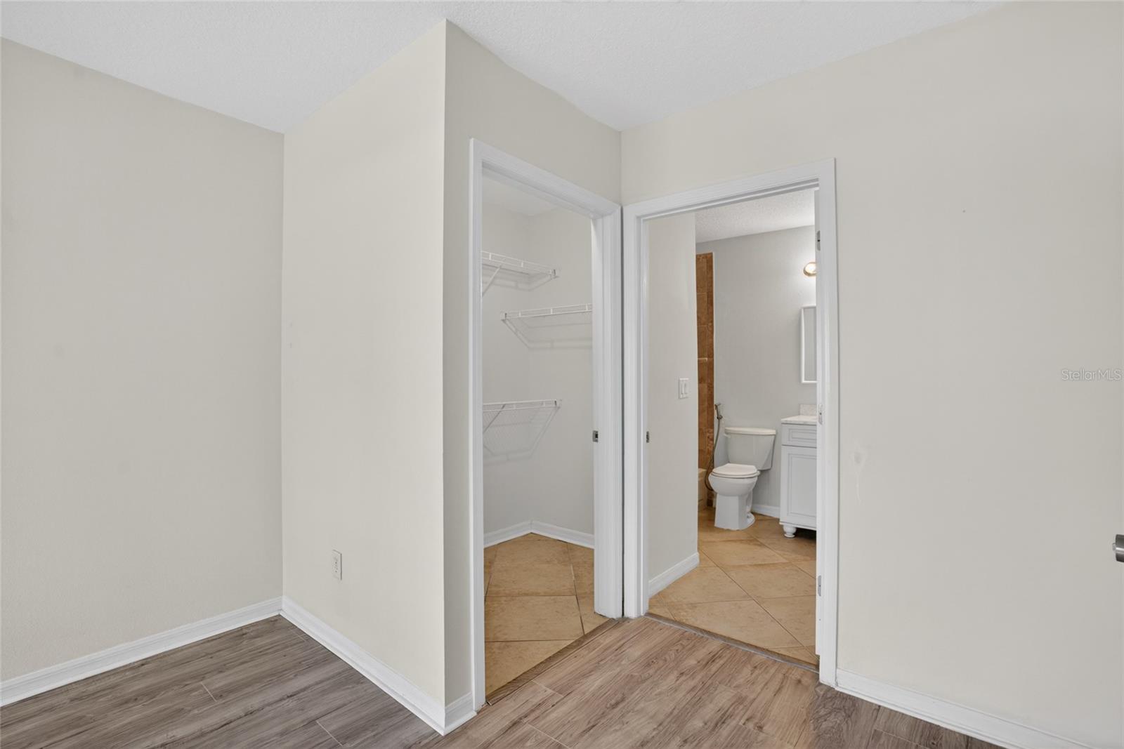 Image 11 of 44 For 4364 Kirkman Road 307