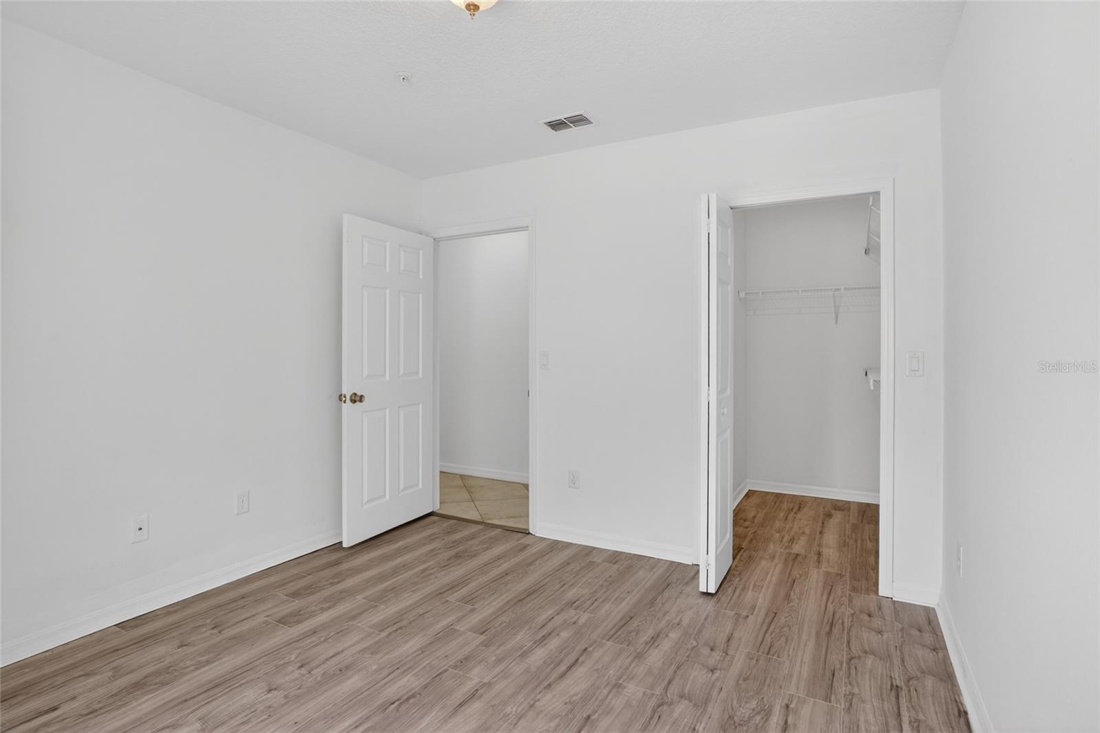 Image 19 of 44 For 4364 Kirkman Road 307